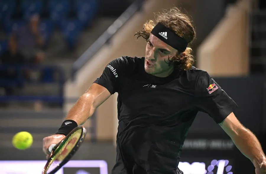 El tenista griego Stefanos Tsitsipas en el partido frente a Casper Ruud. EFE / STR