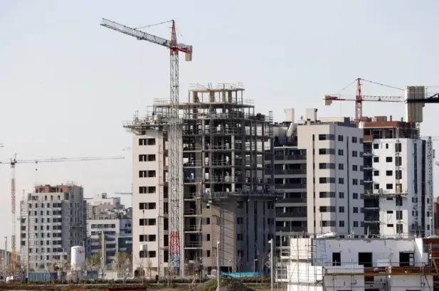 Varios edificios de viviendas en construcci&oacute;n en Madrid, en una imagen de archivo. /Chema Moya