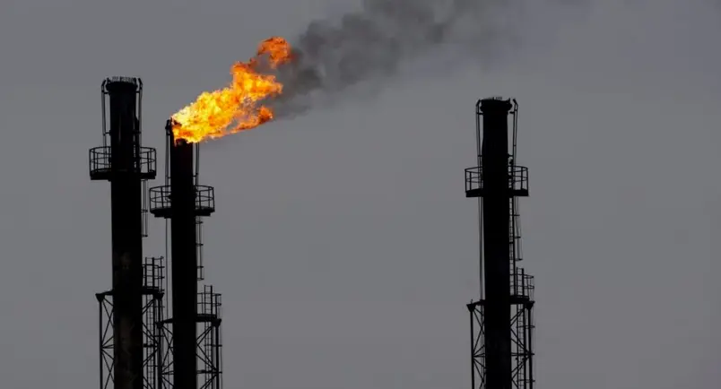 Una refiner&iacute;a, en una imagen de archivo. EFE/Robert Ghement