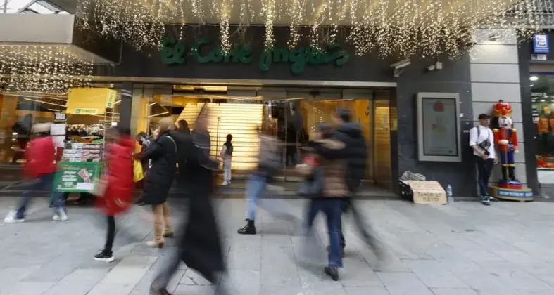 Una calle comercial en Madrid, en una imagen de archivo. EFE/Javier Liz&oacute;n