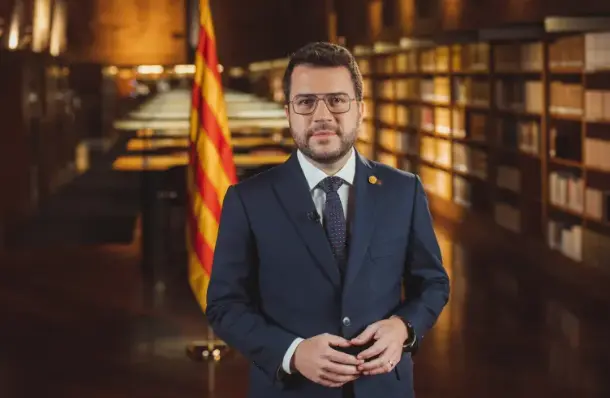 El presidente de la Generalitat, Pere Aragon&egrave;s, ofrece su discurso institucional con motivo de la Diada de Sant Esteve. EFE/Arnau Carbonell/Generalitat