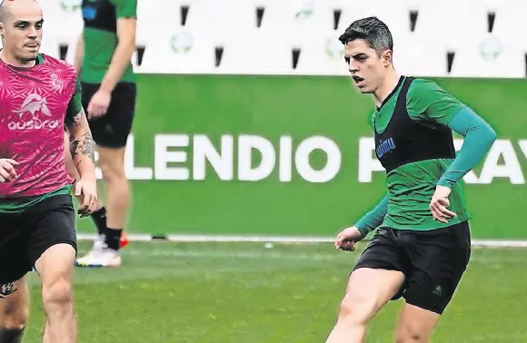 &Iacute;&ntilde;igo, en el entrenamiento de ayer en Los Campos de Sport. / RRC