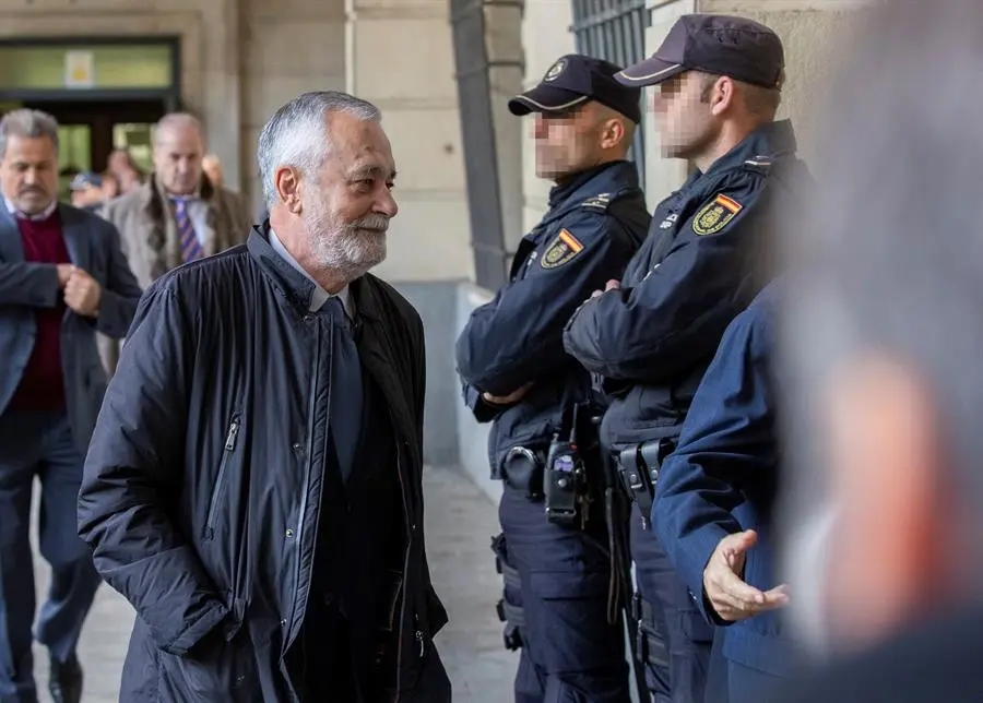 El expresidente Jos&eacute; Antonio Gri&ntilde;&aacute;n, a su llegada a la Audiencia de Sevilla en noviembre de 2019. EFE/Julio Mu&ntilde;oz