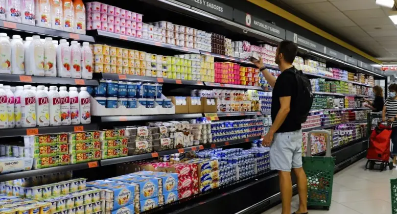 Imagen de archivo del interior de un supermercado en Madrid, EFE/ Luis Millan