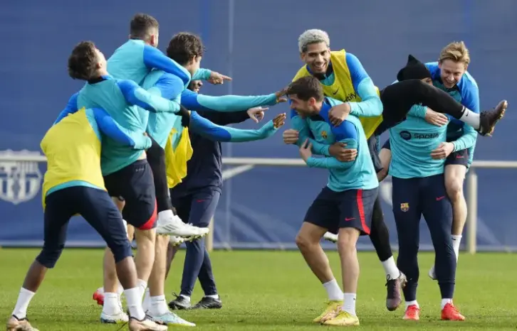 Entrenamiento del FC Barcelona. EFE/Enric Fontcuberta