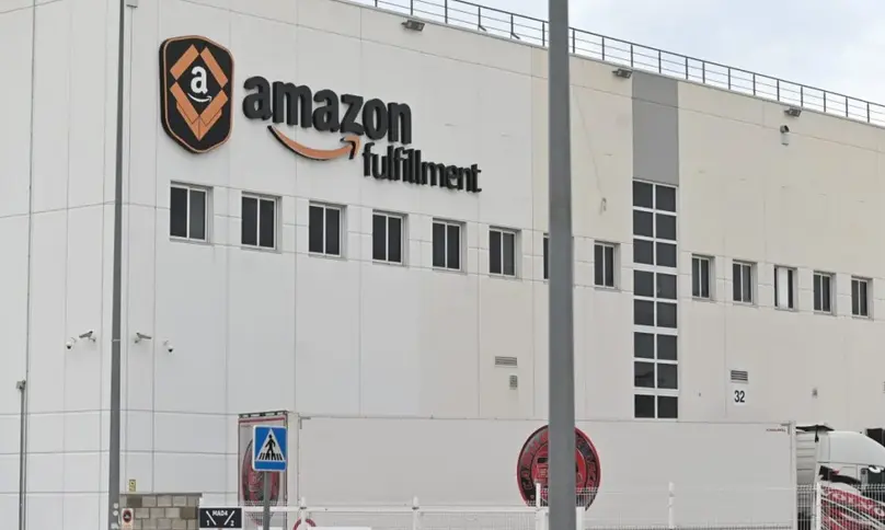 La planta de Amazon en San Fernando de Henares, en Madrid, en una imagen de archivo. EFE/Fernando Villar