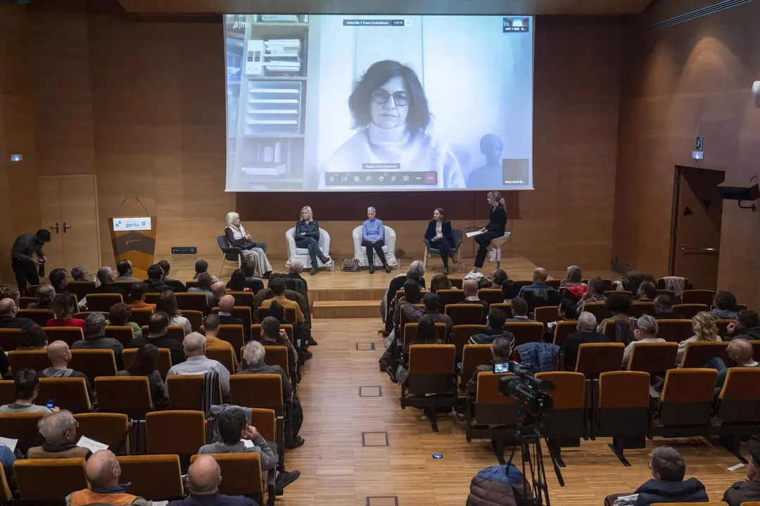 Mesa redonda organizada por la red ciudadana Sare. E.P.