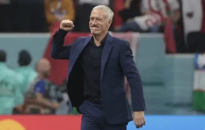 El selecccionador de Francia Didier Deschamps durante uno de los partidos de su equipo en el Mundial de F&uacute;tbol Qatar 2022 EFE/ Juan Ignacio Roncoroni