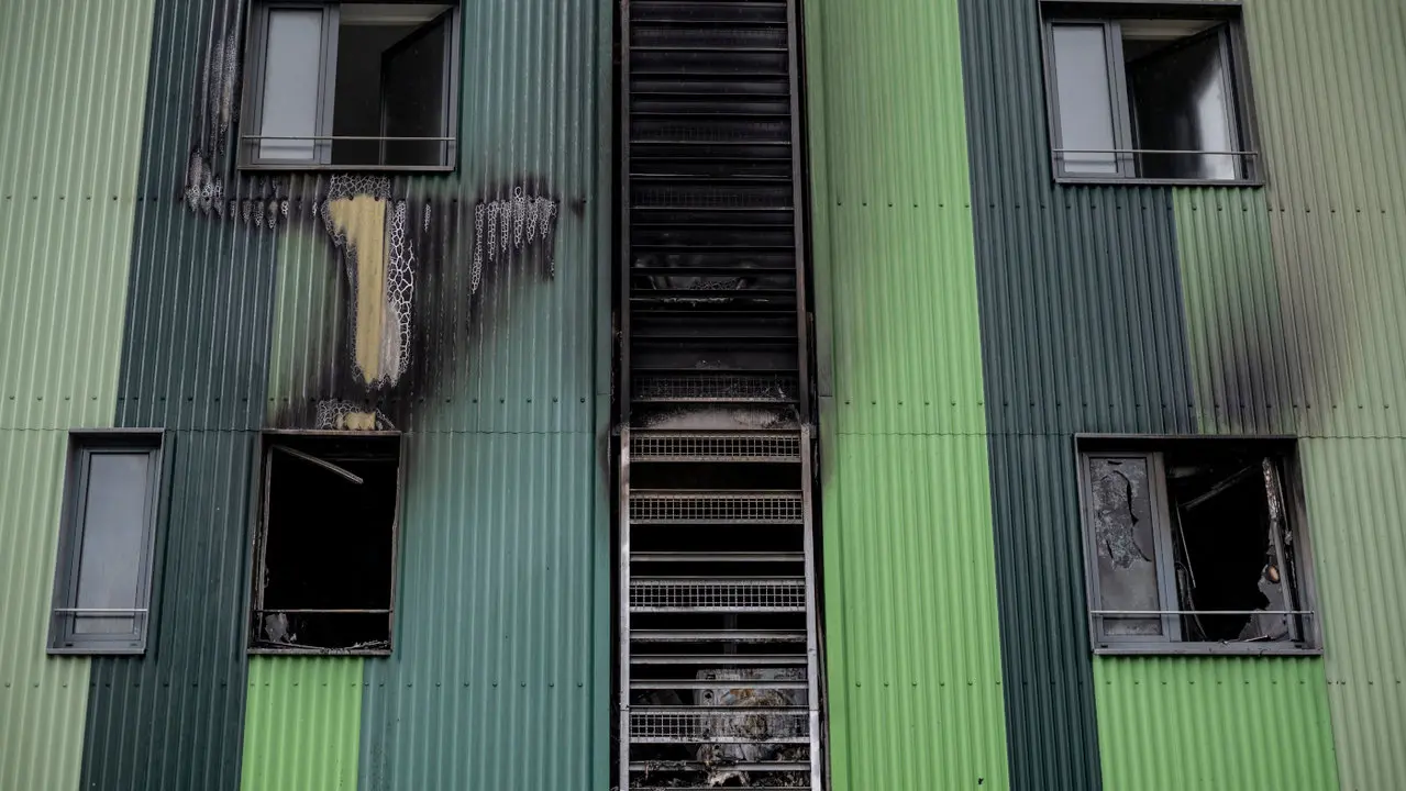 El edificio de Ourense en el que se registr&oacute; el incendio. BRAIS LORENZO (Efe)