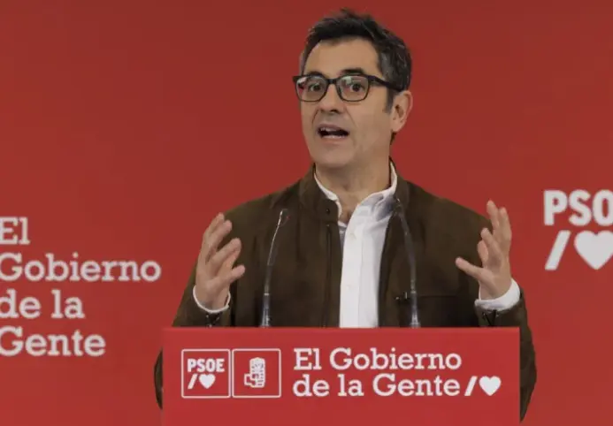 F&eacute;lix Bola&ntilde;os hace unas declaraciones en la sede del Partido Socialista, este domingo en Madrid. EFE / Sergio P&eacute;rez