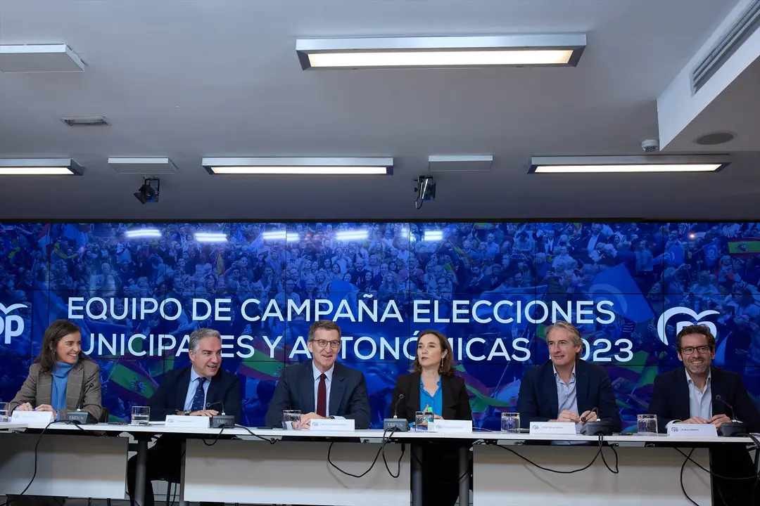 El presidente del PP, Alberto N&uacute;&ntilde;ez Feij&oacute;o, junto a la directiva del PP. E.P. / Jes&uacute;s Hell&iacute;n