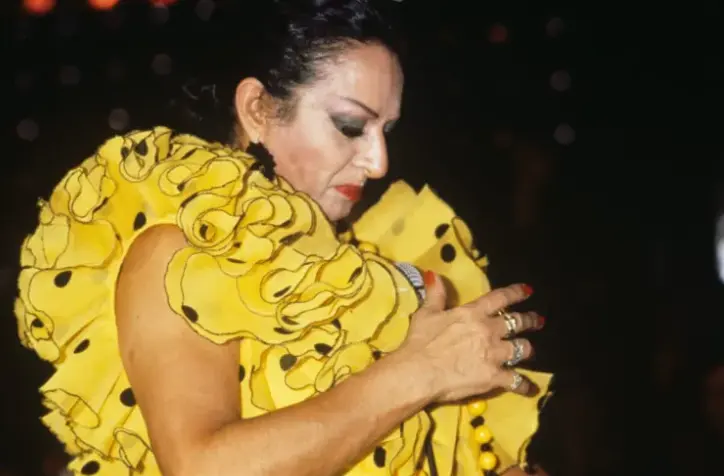La cantante Lola Flores durante una actuaci&oacute;n. EFE/ct