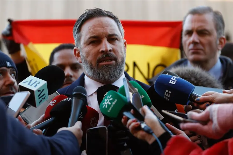 El presidente de Vox, Santiago Abascal (c). EFE / Mariscal