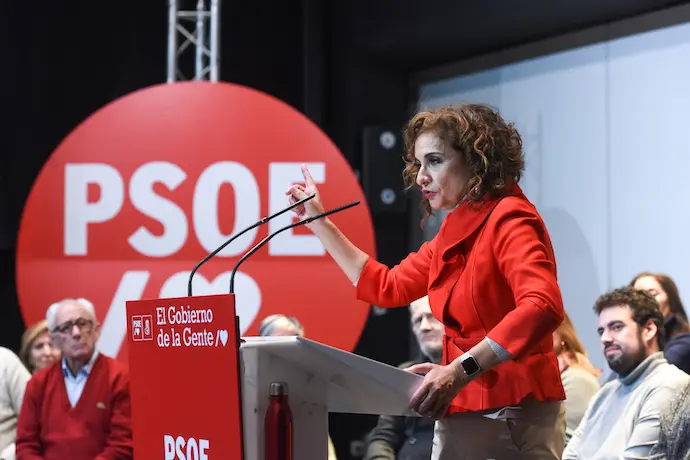 La vicesecretaria general del PSOE y ministra de Hacienda y Funci&oacute;n P&uacute;blica, Mar&iacute;a Jes&uacute;s Montero,  durante el acto de presentaci&oacute;n de la candidata a la Alcald&iacute;a de Alcorc&oacute;n, Candelaria Testa, en el Centro C&iacute;vico los Pinos de Alcorc&oacute;n, a 19 de enero de 2023, en Alcorc&oacute;n, Madrid (Espa&ntilde;a).  La direcci&oacute;n regional del PSOE de Madrid ha proclamado oficialmente a la edil de Hacienda, Patrimonio y Contrataci&oacute;n P&uacute;blica de Alcorc&oacute;n, Candelaria Testa, como candidata del PSOE a la Alcald&iacute;a de Alcorc&oacute;n, tras la verificaci&oacute;n de los avales presentados por su equipo de campa&ntilde;a.
Gustavo Valiente / Europa Press
19/1/2023