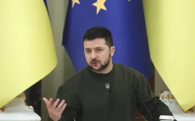 El presidente de Ucrania, Volodymyr Zelensky,en una conferencia de prensa en Kiev la semana pasada. EFE / Sergey Dolzhenko