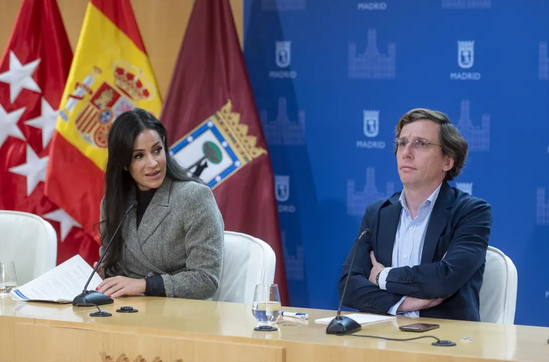 El alcalde de Madrid, Jos&eacute; Luis Mart&iacute;nez-Almeida, y la vicealcaldesa de la capital, Bego&ntilde;a Villac&iacute;s. E.P. / Alberto Ortega