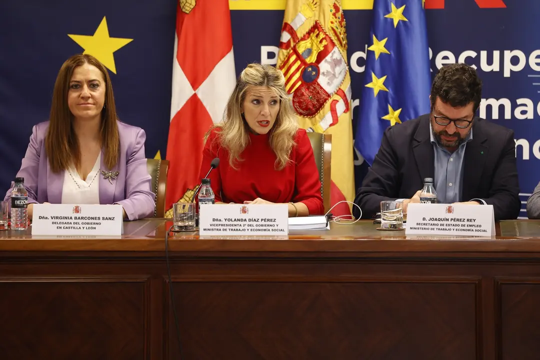 La vicepresidenta segunda del Gobierno y ministra de Trabajo y Econom&iacute;a Social, Yolanda D&iacute;az (c). E.P. / Lourdes Aza&ntilde;a