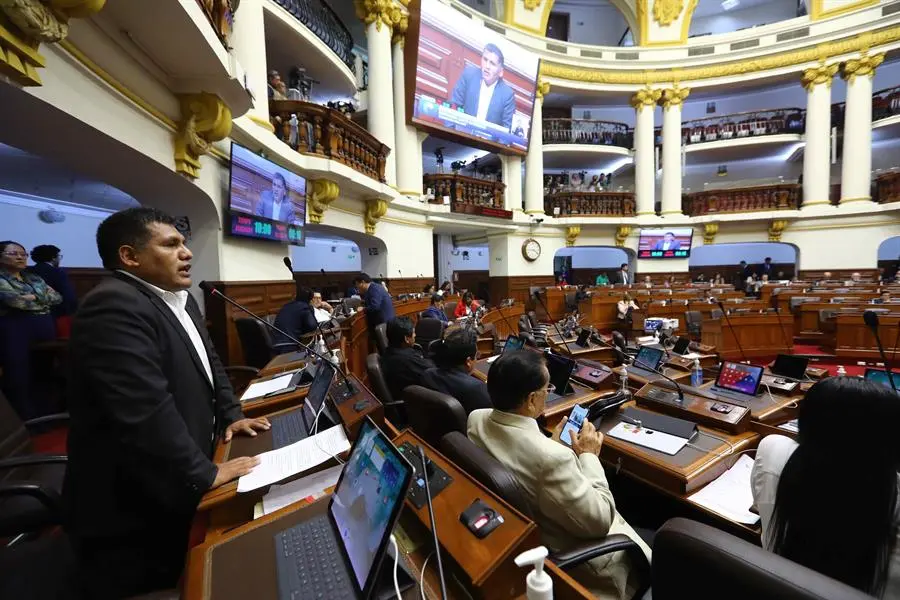 Sesi&oacute;n del pleno que debate un proyecto de ley para adelantar elecciones generales, en Lima (Per&uacute;). EFE/ Congreso del Per&uacute;