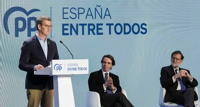 El presidente del Partido Popular, Alberto N&uacute;&ntilde;ez Feij&oacute;o, y los expresidentes del Gobierno Jos&eacute; Mar&iacute;a Aznar y Mariano Rajoy, participan juntos en la 26 Intermunicipal del PP. E.P.