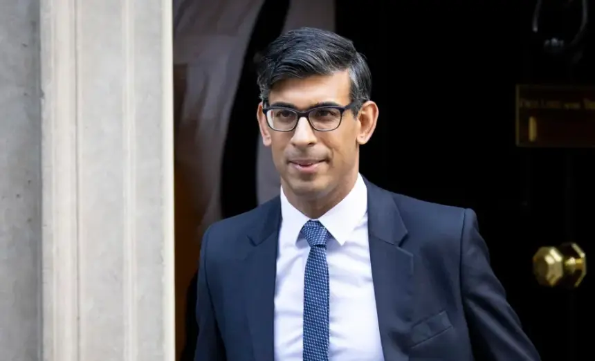 El primer ministro brit&aacute;nico Rishi Sunak. EFE / Tolga Akmen