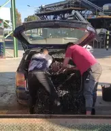 Coche intervenido con kilos de aceituna supuestamente robados en Puente Genil./ Ayto de Puente Genil