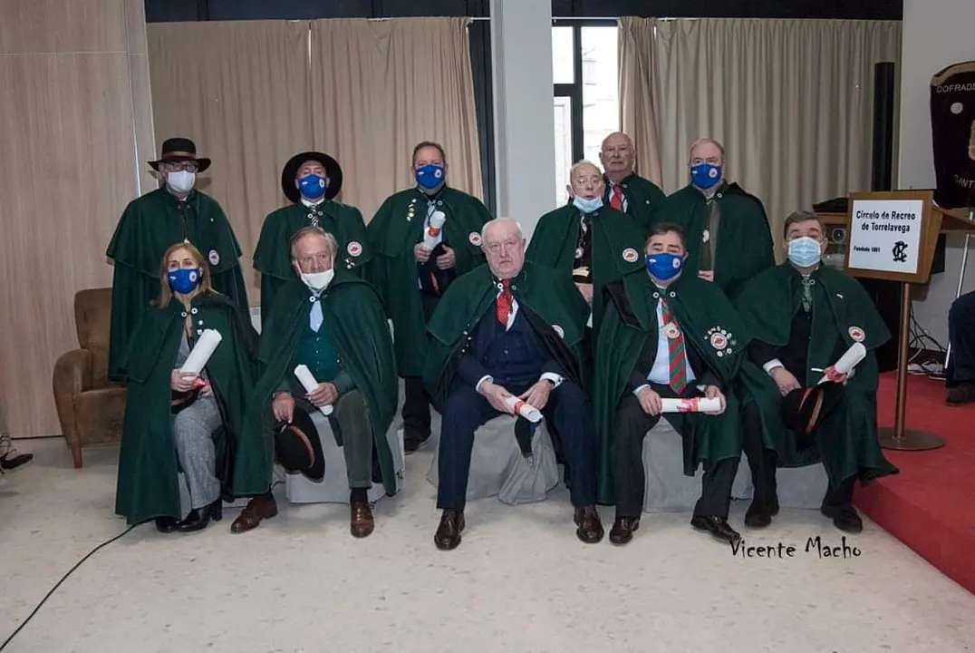 Cofrades fundadores de los Cocidos de Cantabria. / A. del 
Saja
