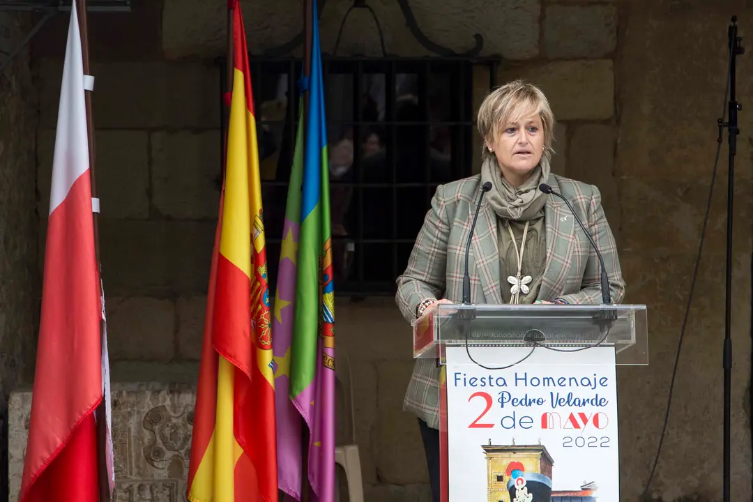 La alcaldesa de Camargo, Esther Bolado, durante un acto. / Alerta