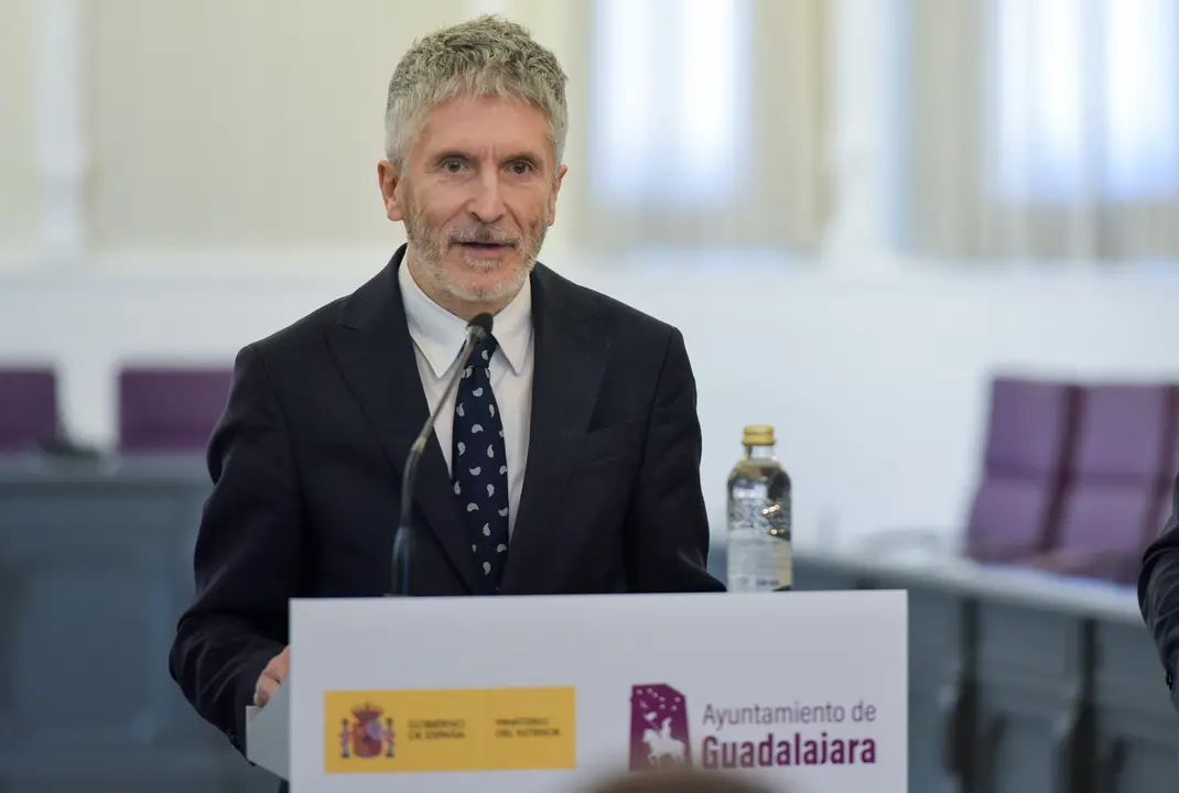 El ministro del Interior, Fernando Grande-Marlaska, interviene durante la presentaci&oacute;n de un proyecto. / Rafael Mart&iacute;n