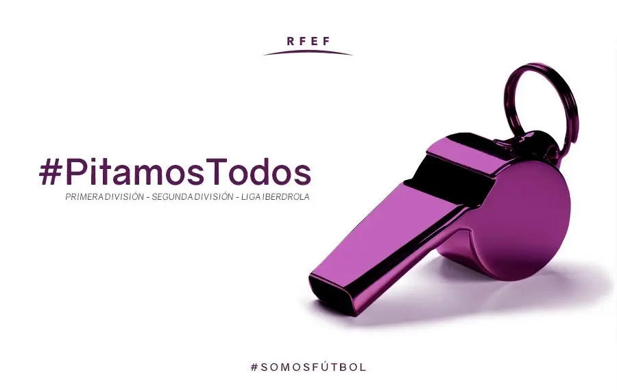 Los &aacute;rbitros espa&ntilde;oles ya se sumaron anteriormente a este tipo de inciativas, pero en el pasado el silbato fue de color rosa. /  RFEF