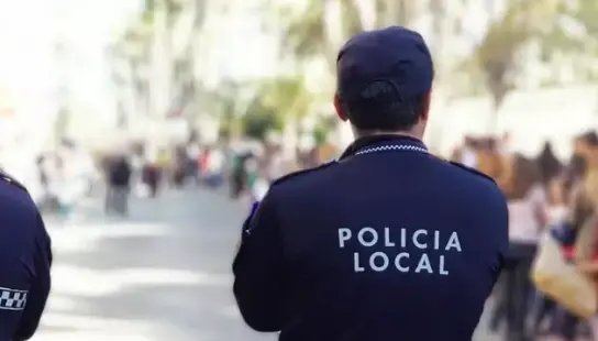 Agente de la Polic&iacute;a Local de Elche. / PLE