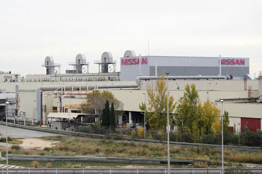 Vista de la planta ya cerrada de Nissan en la Zona Franca de Barcelona. / Alejandro Garc&iacute;a