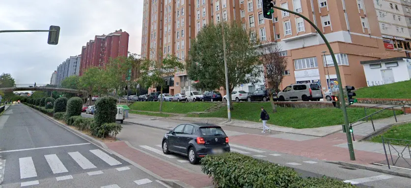 Instant&aacute;nea de la avenida de los Castros. / ac