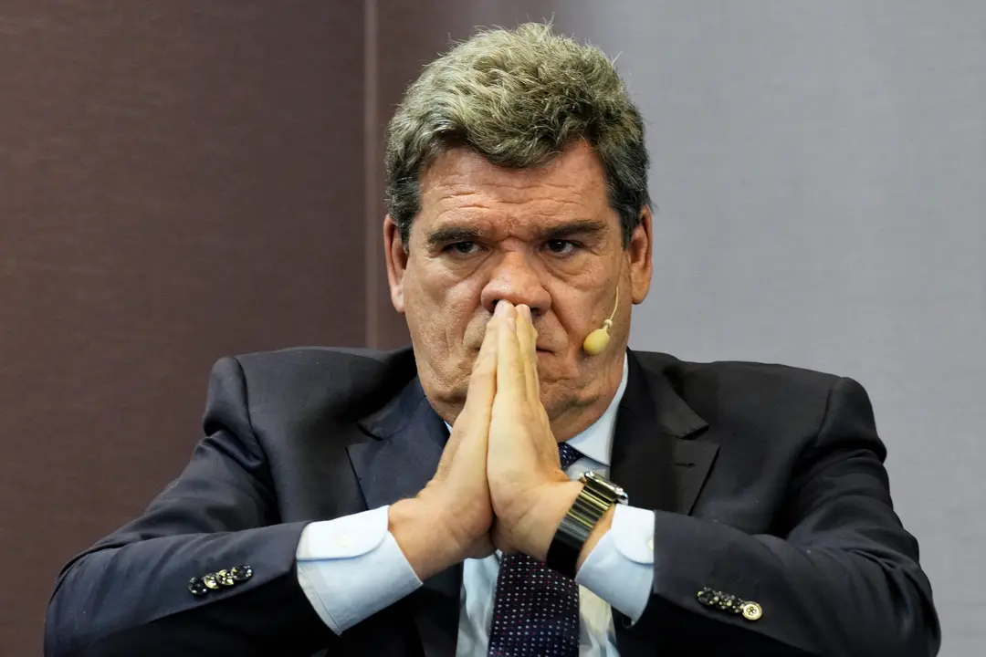 El Ministro de Inclusi&oacute;n, Seguridad Social y Migraciones, Jos&eacute; Luis Escriv&aacute; , participa este viernes en un encuentro organizado por la Asociaci&oacute;n para el Progreso de la Direcci&oacute;n y el Ayuntamiento de Valladolid. EFE/Nacho Gallego