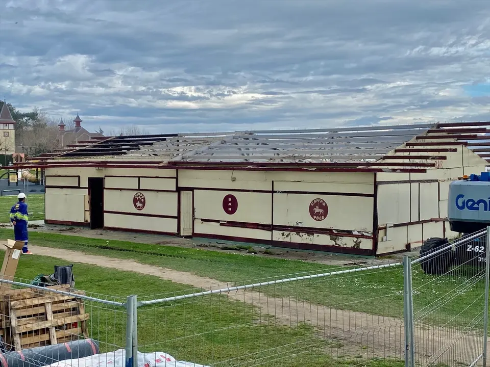 M&oacute;dulo de hosteler&iacute;a de la campa de la Magdalena. / Alerta