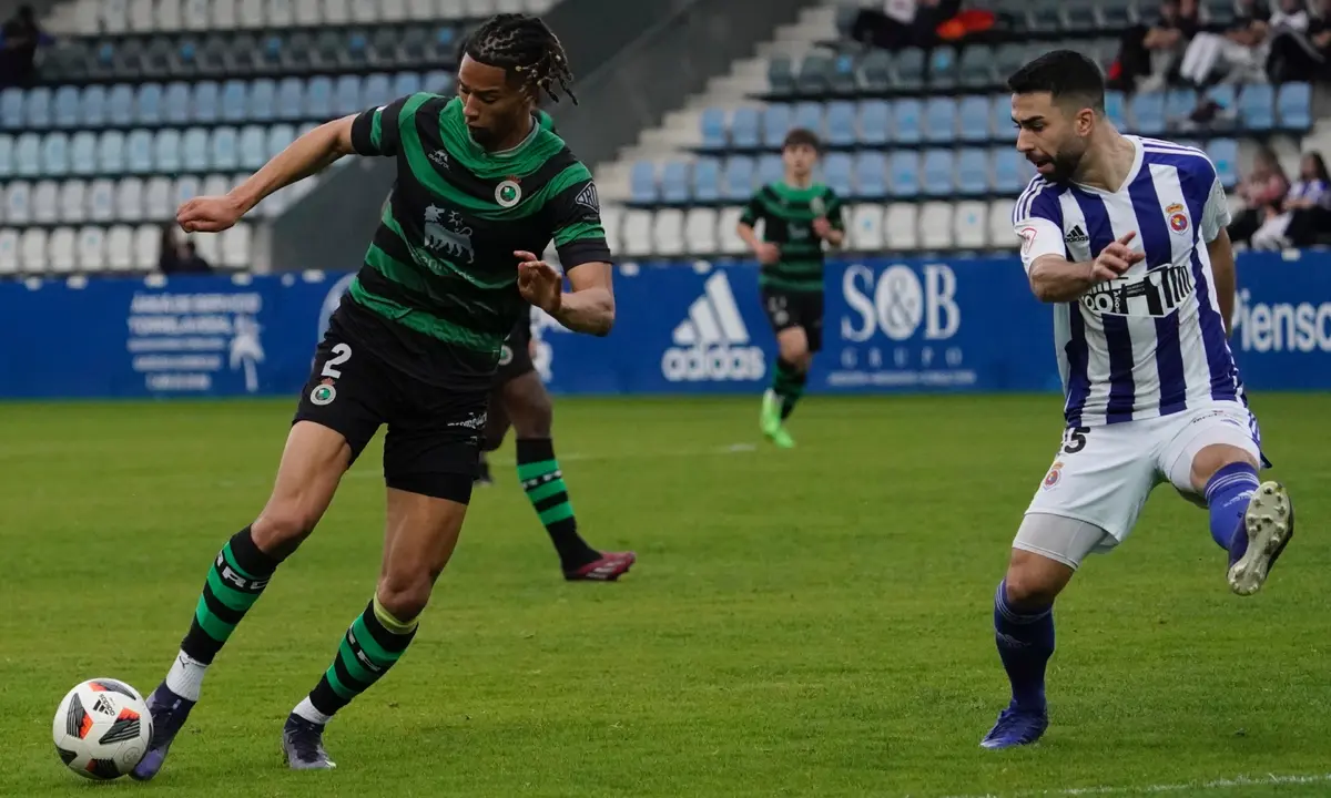 Gimn&aacute;stica de Torrelavega-Rayo Cantabria (2-0)