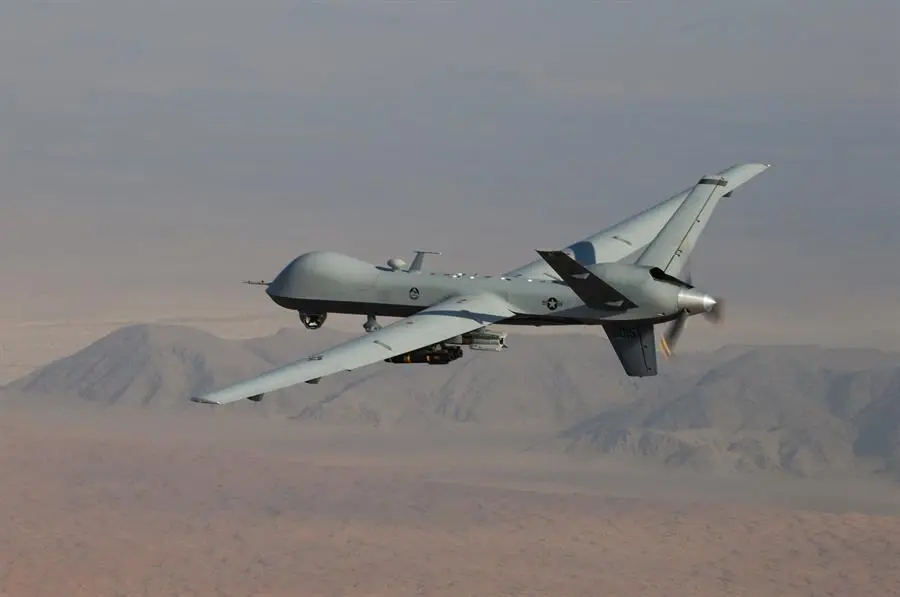 El dron MQ-9 Reaper, armado con municiones guiadas por l&aacute;ser GBU-12 Paveway II y misiles AGM-114 Hellfire, durante una misi&oacute;n de combate. EFE / Leslie Pratt