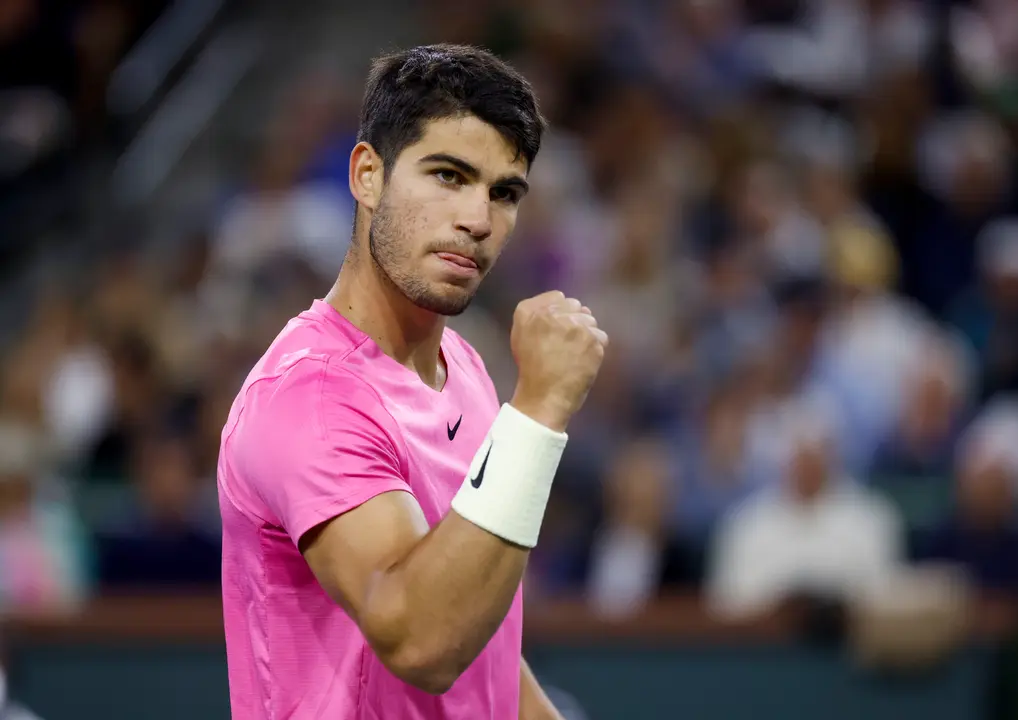 Carlos Alcaraz celebra un punto durante su partido ante Jack Draper en el Masters 1.000 de Indian Wells 2023. / Charles Baus