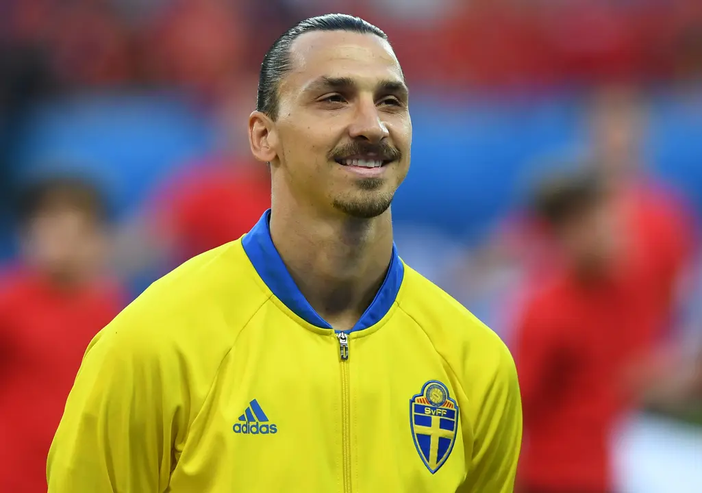 El delantero Zlatan Ibrahimovic, antes de un partido con la selecci&oacute;n sueca. / Federico Gambarini