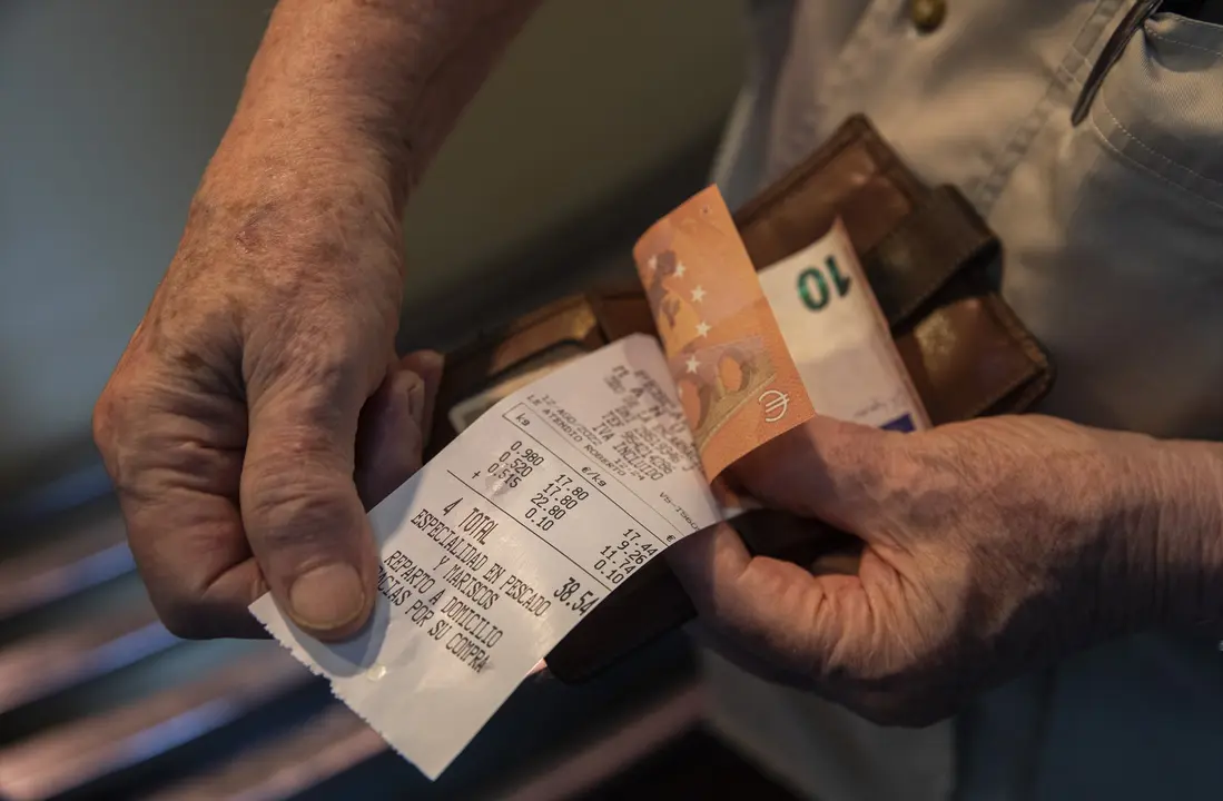 Detalle de un ticket de la compra en un mercado de abastos. EP / Mar&iacute;a Jos&eacute; Su&aacute;rez