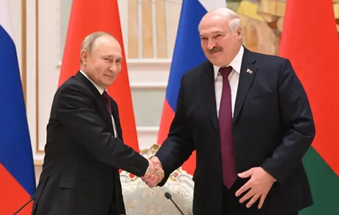 Putin y Lukashenko en Minsk. EFE/PAVEL BEDNYAKOV