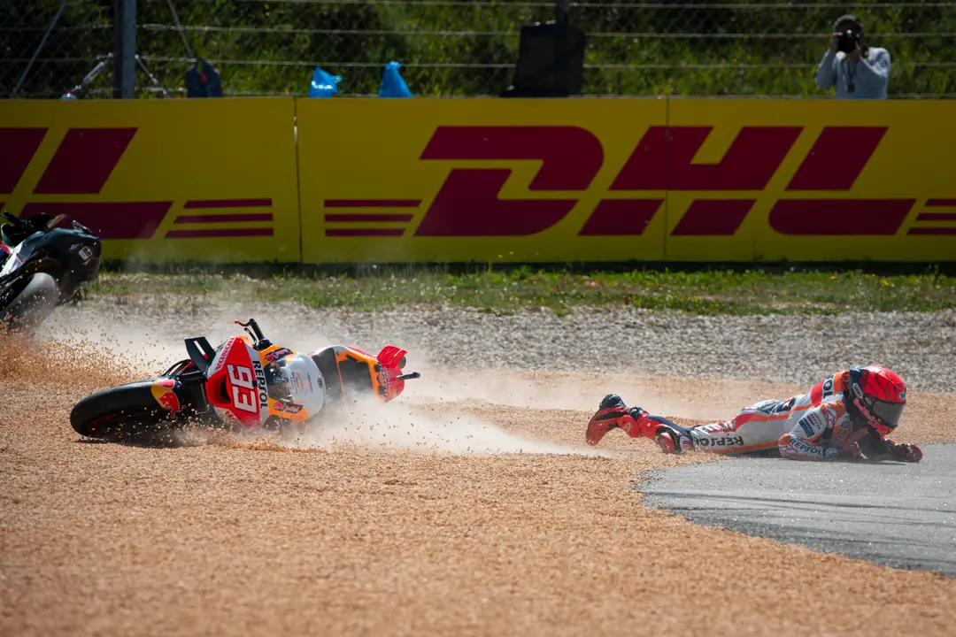 Accidente de Marc M&aacute;rquez. / Gigi Soldano