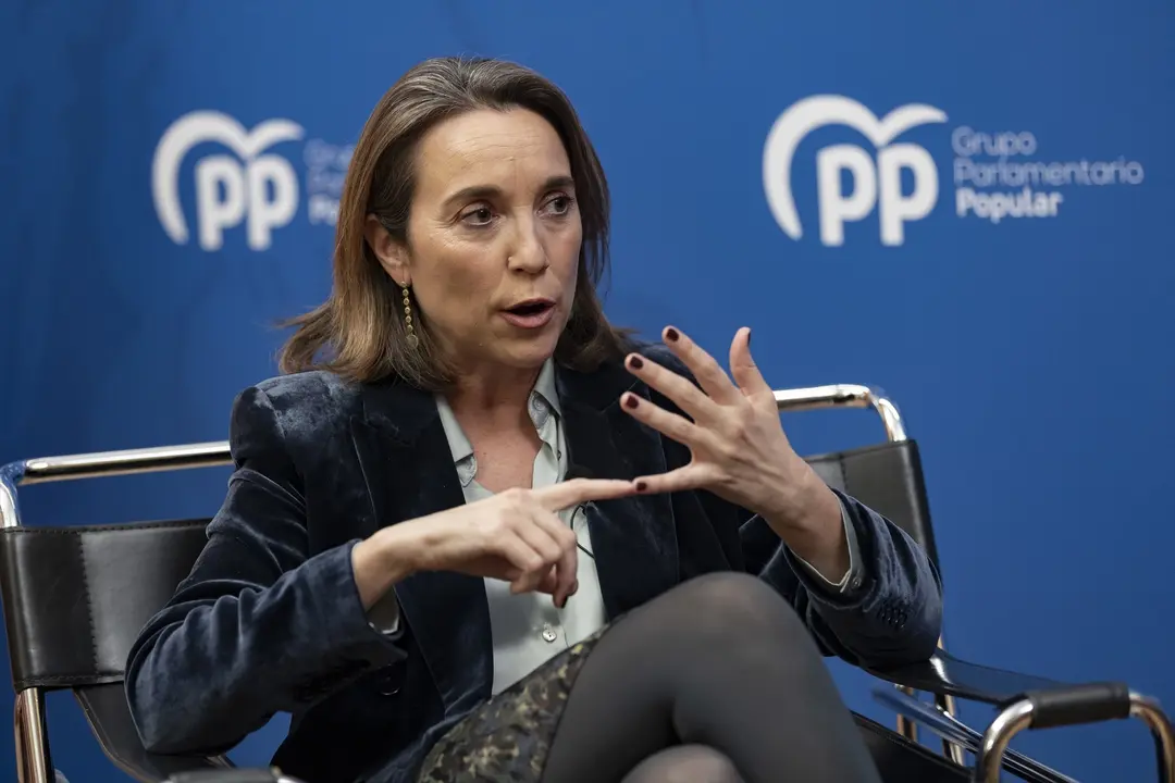 La portavoz parlamentaria del PP, Cuca Gamarra, durante una entrevista. EP / Eduardo Parra
