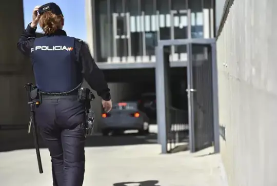 Agente de Polic&iacute;a Nacional. / CNP