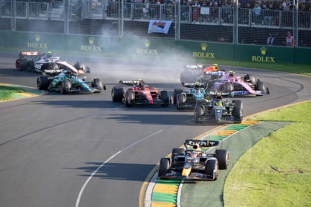 Inicio de la carrera del GP de Melbourne. /  Dppi