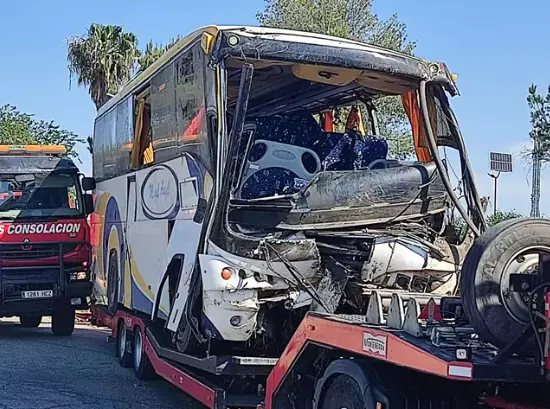 Imagen del autob&uacute;s accidentado. / AA