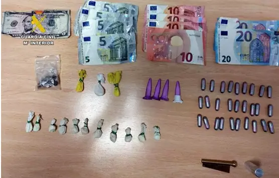 Material interceptado en la operaci&oacute;n. / GC