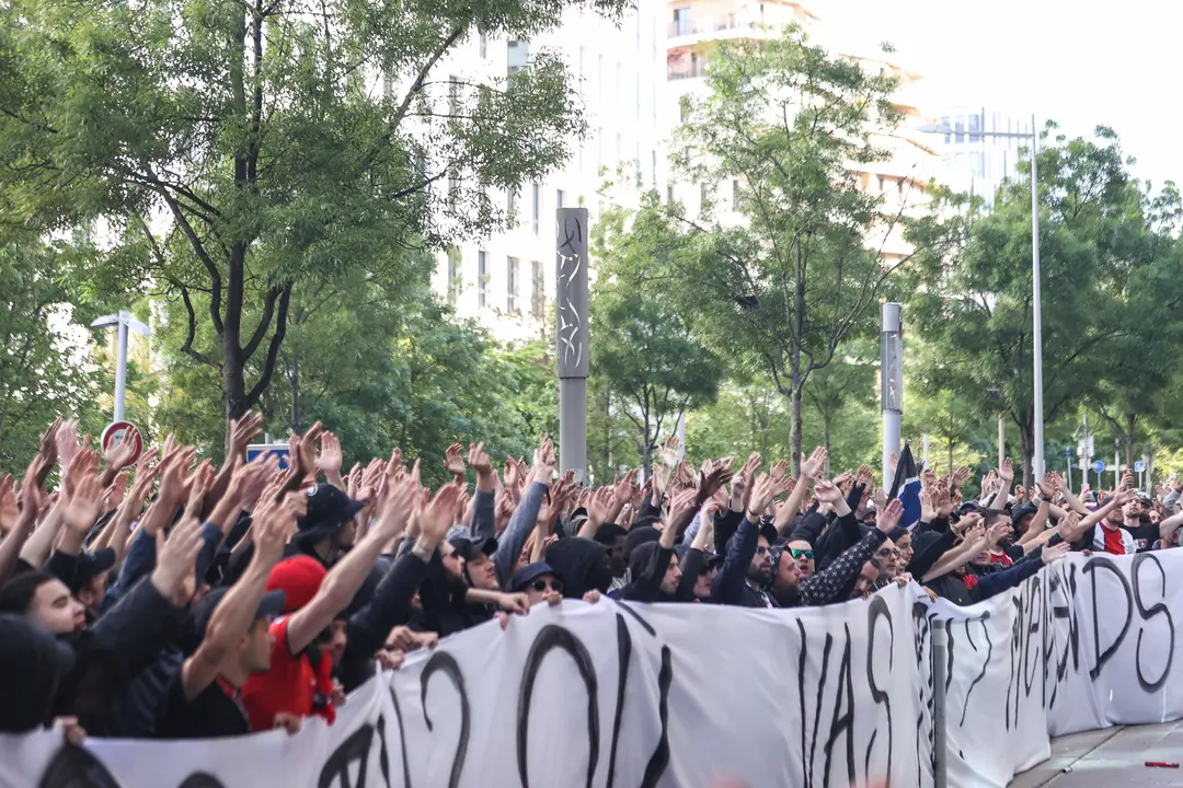Ultras del PSG insultan a Leo Messi por su expediente sancionador. / MOHAMMED BADRA