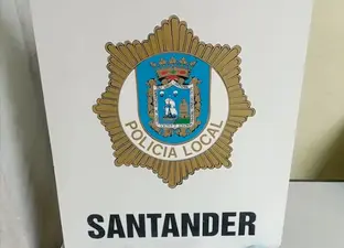 Logo de la Polic&iacute;a Local de Santander. / PLS