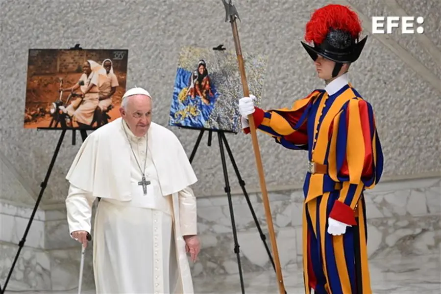 El papa Francisco este s&aacute;bado en el Vaticano. EFE / CLAUDIO PERI