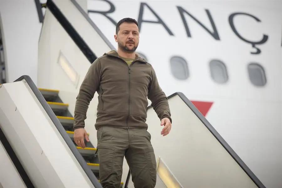 El presidente de Ucrania, Volod&iacute;mir Zelenski, a su llegada al aeropuerto de Hiroshima, Jap&oacute;n. EFE
